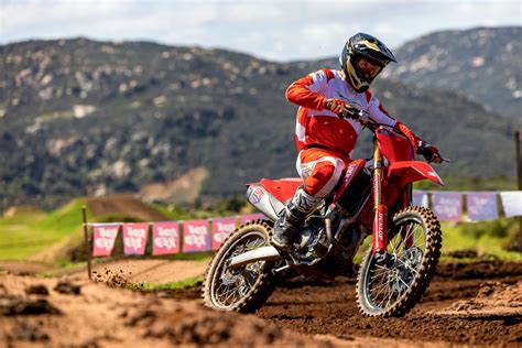 Honda Broadcasts 2025 CRF Dust Bike Lineup - BestMotoSport