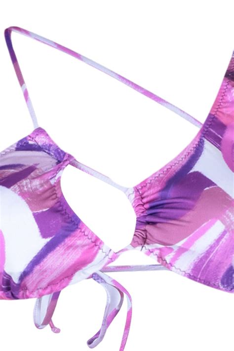 TRENDYOLMİLLA Soyut Desenli Üçgen Cut Out Pencereli Bikini Üstü TBESS BU Fiyatı Yorumları