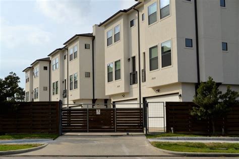 Advantages Of Living In A Gated Community Gated Community Living