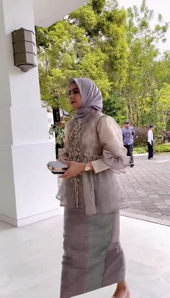 Potret Sonya Fatmala Istri Hengky Kurniawan Memesona Di Nikahan