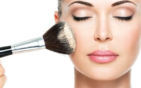 Simak Yuk Ini 6 Tips Pakai Makeup Di Kulit Berjerawat Okezone Lifestyle