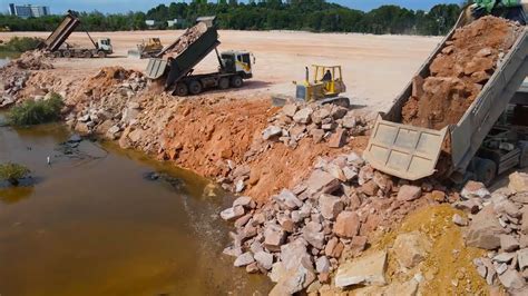 Great Team Work Hard Land Filling Up Use Operator Bulldozer Push Stone