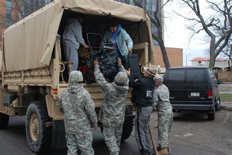 N Y Mobilizes More Than Guardsmen To Battle Hurricane Sandy