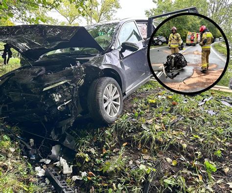 Nowe Rochowice Na Dk Silnik Na Rodku Drogi I Dwa Rozbite Samochody