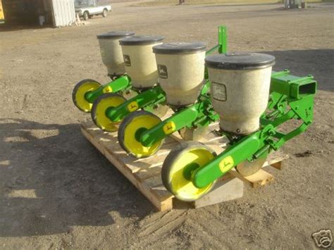 John Deere 4 Row 71 Flex Corn Planter Garden