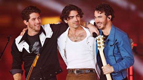 ¡regresan Los Jonas Brothers Nick Jonas Confirma El Lanzamiento Del