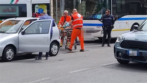 Sanremo Incidente Stradale In Corso Mazzini Ferita Una Donna