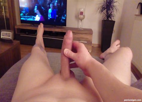 Allein Auf Dem Sofa Kostenlose Penis Bilder Und Schwanzfotos