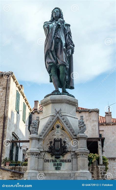 Statue in Dubrovnik stock image. Image of travel, balkan - 64473913