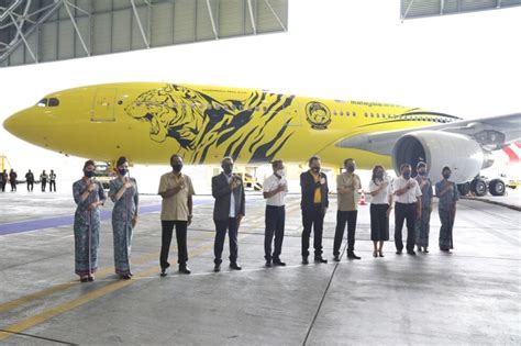 Malaysia Airlines Fam Unveil Harimau Malaya Livery On The Aircraft