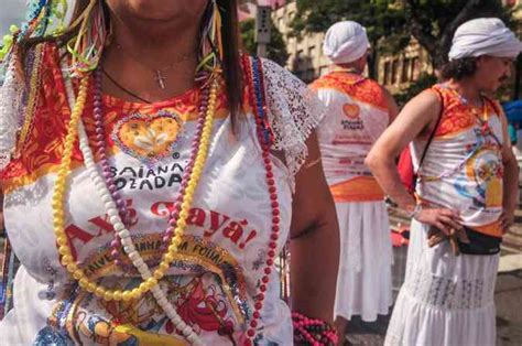 Carnaval Inclusivo Em BH Baianas Ozadas Tem Ala Especial Para Surdos