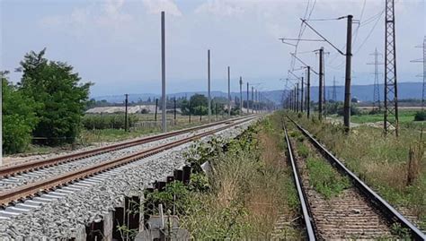 Circulaţie feroviară perturbată pe raza SRCF Bucureşti după ce un tren