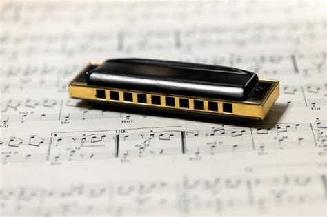 25 Easy Harmonica Songs For Beginners - Musician Wave