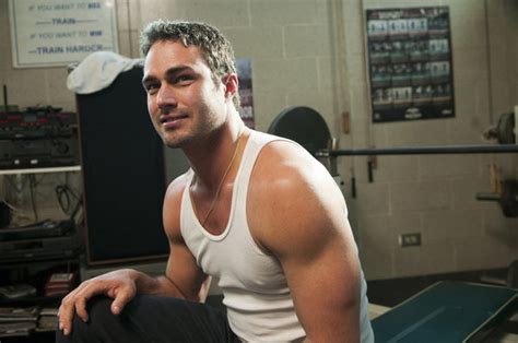 Photo De Taylor Kinney Chicago Fire Photo Taylor Kinney Photo 284 Sur 299 Allociné