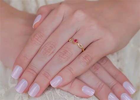 Anel de formatura: 14 coisas que você precisa saber antes de comprar o ...