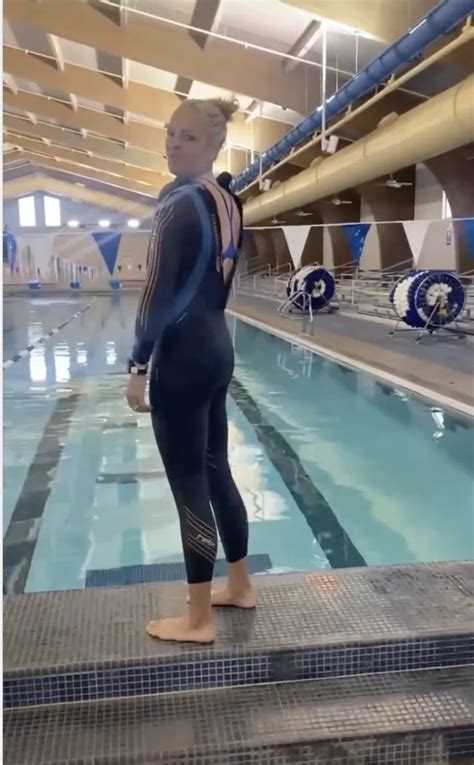 Olympian Jennie Finchs Bikini Photos Are A Home Run See The Softball Pitchers Swimsuit Looks