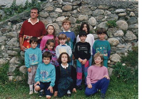 Photo De Classe Classe Unique Maternelle Au Cm De Ecole Primaire