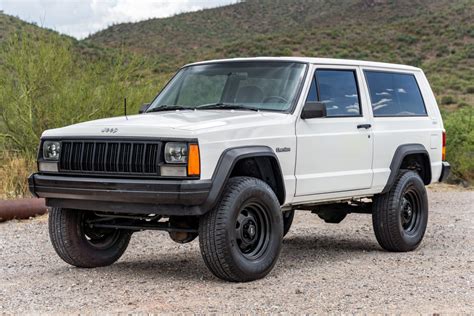 No Reserve 1996 Jeep Cherokee Se 2 Door 4x4 5 Speed For Sale On Bat