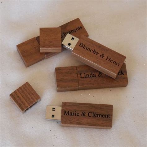 Petite Cl Usb En Bois Noyer Grav E Personnaliser