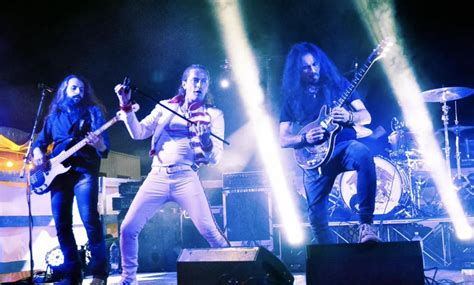 queen essence  boeken twotone