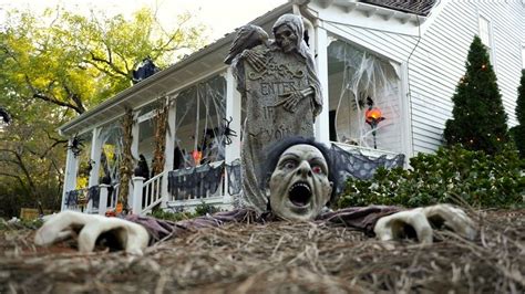 Outdoor Halloween decorations: 15 frightfully fun ideas