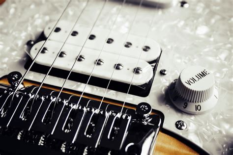 Tips To Playing Electric Guitar For Beginners