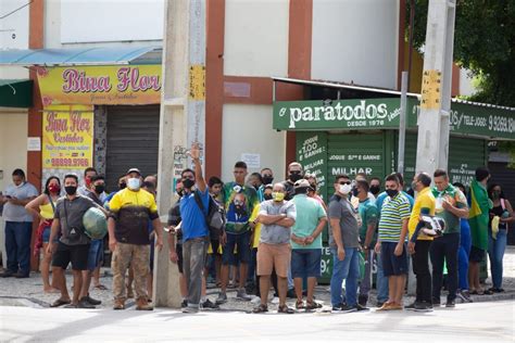 Grupo Protesta Contra Isolamento Social E Descumpre Decreto Pelo