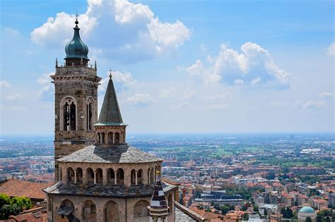 Bergamo Dove Si Trova Cosa Visitare Per Cosa Famosa Quante Scuole