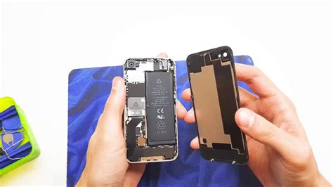 How To Remove The Back Cover Of Your Iphone 4 4s 4k Youtube