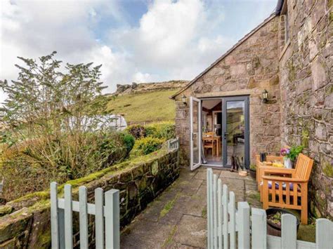 Dog Friendly Cottages In The Peak District 15 Holiday Lets