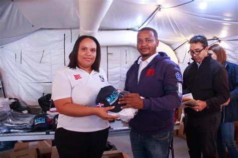 Daeh Inicia Entrega De Uniformes A Personal Asistencial Acento