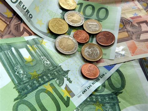 Euro Moeda Notas De Banco E Moedas Foto De Stock Imagem De Grego