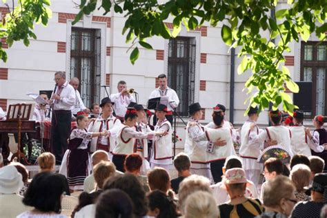 De Ziua Universal A Iei Tradi Ii I Spectacol La Muzeul Eparhial