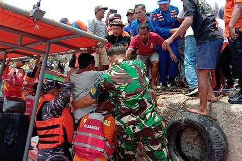 Foto Kapal Ikan Hilang Kontak Di Perairan Cilacap Abk Selamat