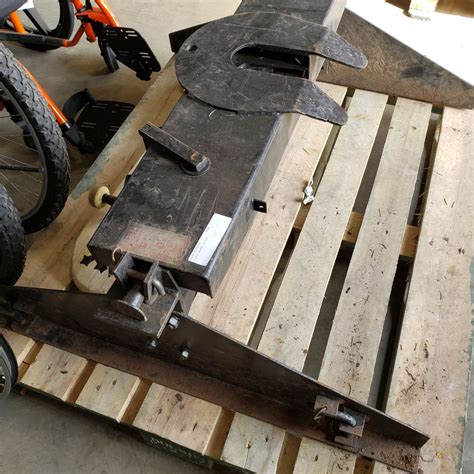 FIFTH WHEEL HITCH