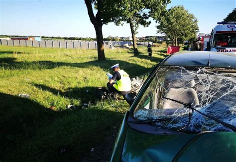 Miertelny Wypadek Marianowo Na Dk Zderzy A Si Osob Wka Z