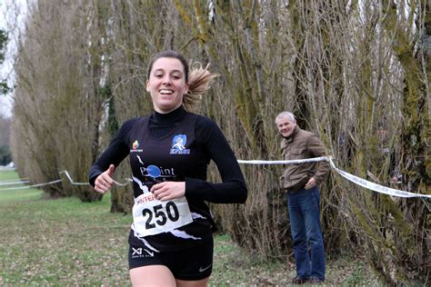 Cross Country La Poitevine Manon Douteau Sur Le Podium Des