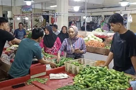 Selesai Direvitalisasi Pedagang Mulai Tempati Gedung Baru Pasar