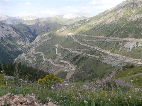 Crossing the Kyrgyz Mountains - Centraal Azie reizen