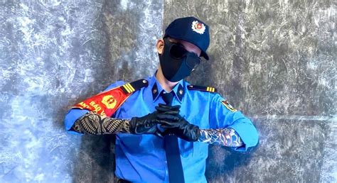 Vietnamese Security Guard And His Cock GAY STUDIO VN