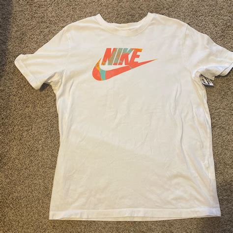 WHITE NIKE T-SHIRT | SIZE L | LIKE NEW - Depop