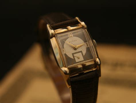 Stunning Art Deco vintage 1940's Buren gold 17J Swiss dress wristwatch