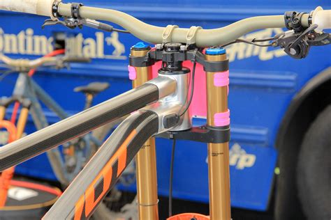 Spotted Bernard Kerr S Prototype Carbon Lugged Pivot With Two Chains