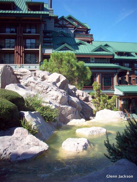 Exterior | Disney's Wilderness Lodge Fan Site