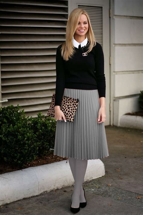 Pin By Joanna Eberhart On Skirt Outfits Pleated Skirt Outfit Nice