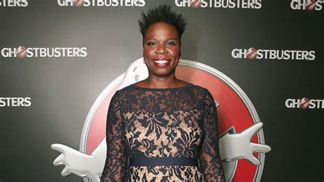 Leslie Jones Fashion Emergency Not Designers’ Fault, Stylists Say – The ...