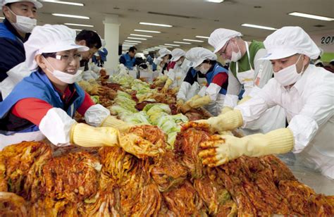 한국지엠 한마음재단 사랑의 김장김치 나눔 행사 아주경제