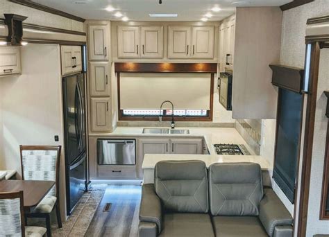 Best Rear Kitchen Fifth Wheels