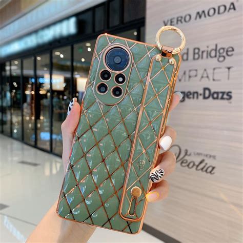 Buy Luxury Electroplated Phone Case For Samsung Galaxy A52 A72 A12 5g S21 Ultra Plus Iphone 11