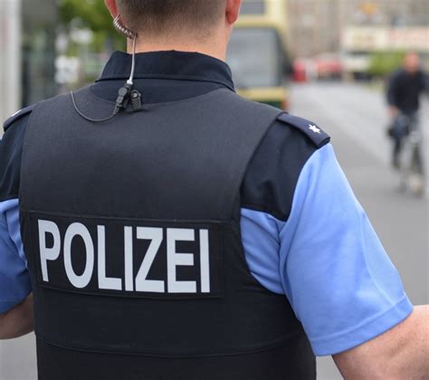 Bild Zu Frankfurt Zwei Polizisten Bei Kontrolle Verletzt Bild 1 Von